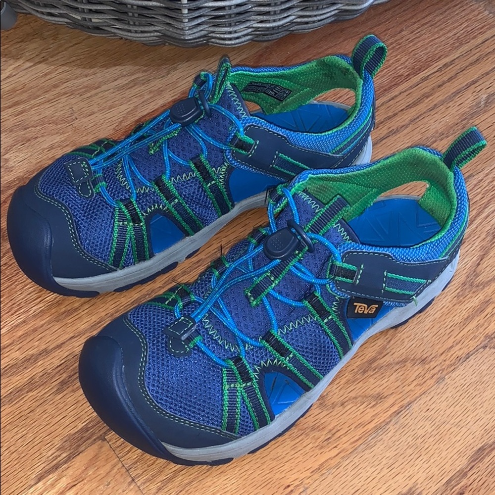 Teva manatee boy shoes